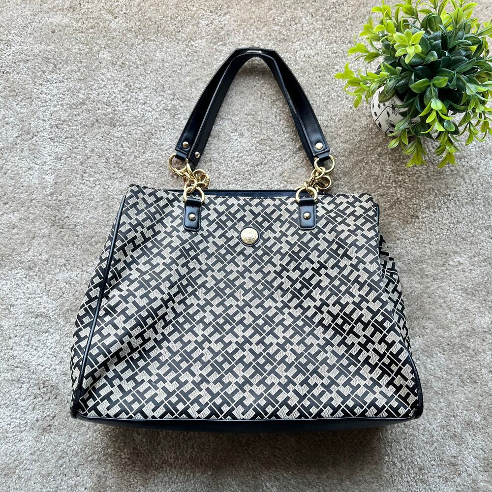 Tommy Hilfiger Signature "TH" Logo Black & Tan Large Canvas Purse 2019
